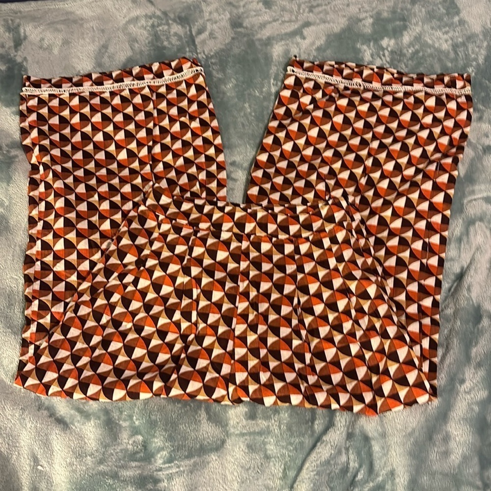 Forever 21 Capri pants Size small